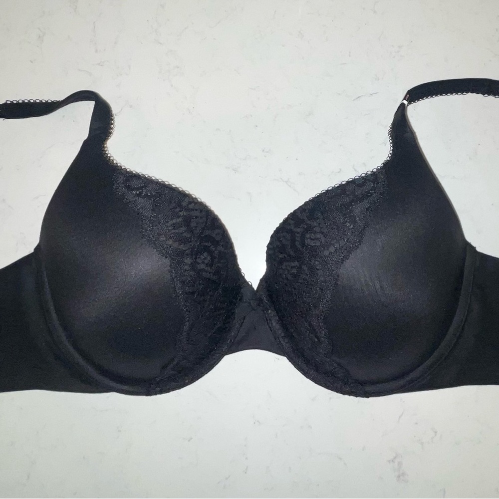 1 black NWT Victorias Secret Body by Victoria “Perfect Shape” bra